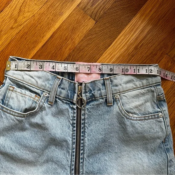 REVICE Denim Blue Ankle Cropped Jeans with Distressed Hem Size 26 Made in USA - Picture 4 of 16